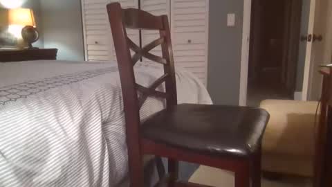 Snapshot of hooshung_mvers8 chatting on October 25, 12:29 am hooshung_mvers8 online show from October 25, 12:29 am