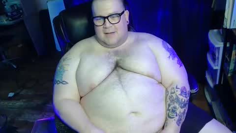 Snapshot of hoosierdaddyxl chatting on April 16, 4:41 pm Sir online show from April 16, 4:41 pm