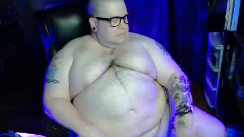 Snapshot of hoosierdaddyxl chatting on May 11, 2:50 am Sir online show from May 11, 2:50 am