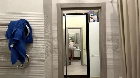 Emmi online show from November 2, 5:21 am