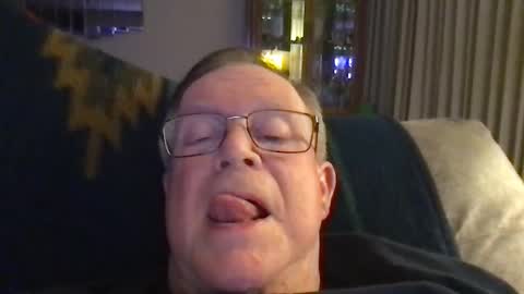 Snapshot of horndog69b chatting on April 26, 8:23 am horndog online show from April 26, 8:23 am