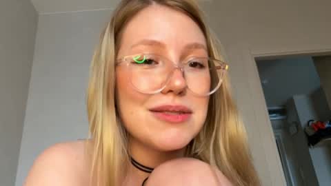 Snapshot of horney_audrey chatting on January 9, 3:26 am Audrey online show from January 9, 3:26 am