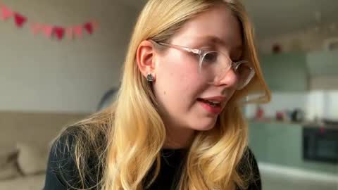 Audrey online show from October 21, 3:18 am