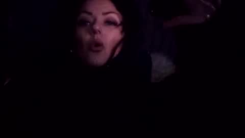 Snapshot of horneymomnextdoor chatting on March 16, 4:07 am horneymomnextdoor online show from March 16, 4:07 am