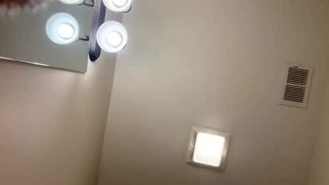 hornieecum online show from March 10, 10:15 am