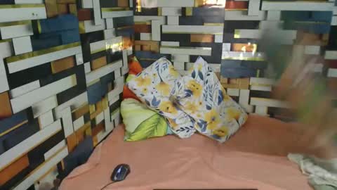 Snapshot of horniestleah chatting on May 11, 1:28 pm horniestleah online show from May 11, 1:28 pm