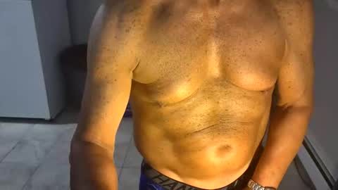 Snapshot of horny4everme chatting on February 17, 12:18 am horny4everme online show from February 17, 12:18 am