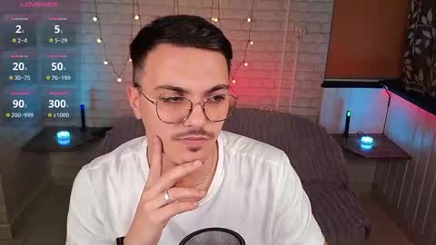 Snapshot of horny__jonathan chatting on September 21, 2:24 am Jonathan online show from September 21, 2:24 am
