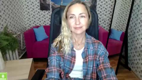Snapshot of horny_blonds chatting on September 29, 9:25 am horny_blonds online show from September 29, 9:25 am