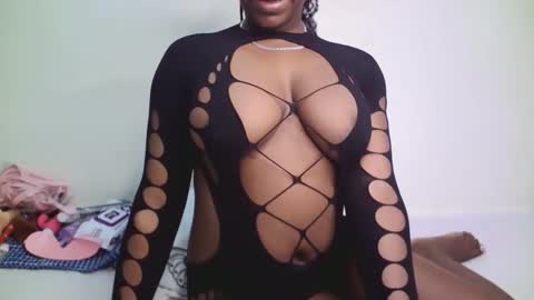cutiey online show from April 15, 10:22 am