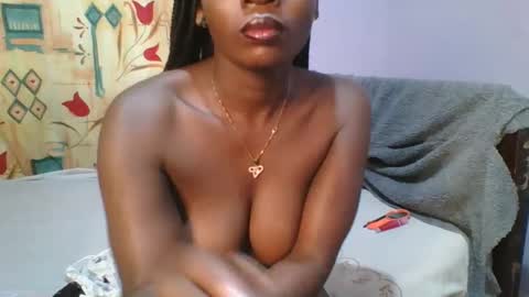 Snapshot of horny_hearts chatting on February 16, 3:37 am phanice online show from February 16, 3:37 am