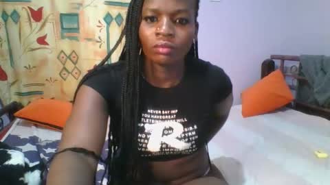 Snapshot of horny_hearts chatting on February 23, 8:11 pm phanice online show from February 23, 8:11 pm