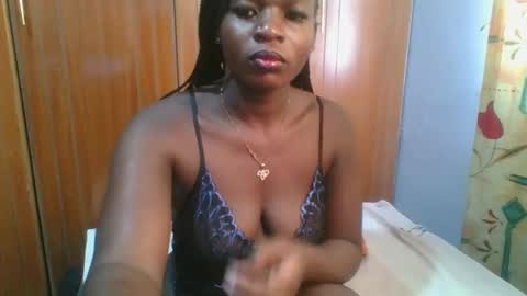 Snapshot of horny_hearts chatting on March 3, 7:32 am phanice online show from March 3, 7:32 am