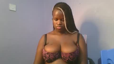 Snapshot of horny_hearts chatting on March 3, 5:18 pm phanice online show from March 3, 5:18 pm