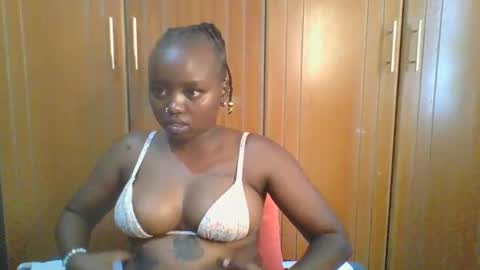 Snapshot of horny_hearts chatting on March 12, 7:46 am phanice online show from March 12, 7:46 am