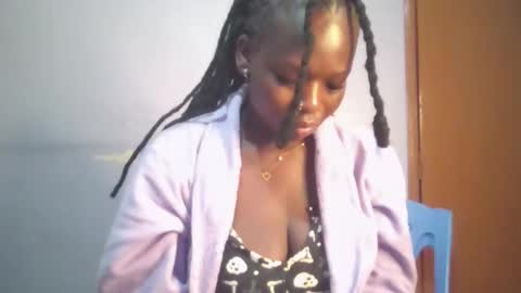 Snapshot of horny_hearts chatting on October 5, 3:49 am phanice online show from October 5, 3:49 am