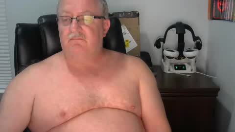 horny_hubby1967 online show from September 14, 2:22 am