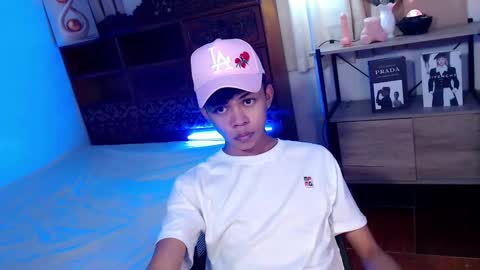 horny_joshxxx online show from April 29, 5:30 pm