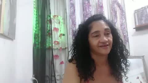 Snapshot of horny_mommy17 chatting on January 24, 7:18 pm armina online show from January 24, 7:18 pm