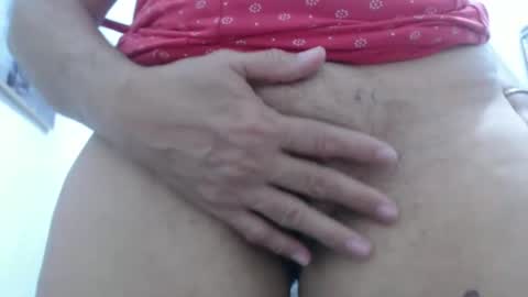 Snapshot of horny_mommy17 chatting on February 13, 6:59 pm armina online show from February 13, 6:59 pm