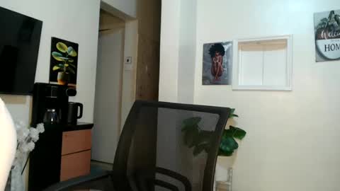 Snapshot of horny_princcess chatting on March 6, 1:27 am horny_princcess online show from March 6, 1:27 am