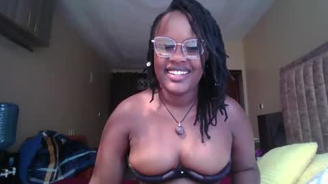 Snapshot of horny_sexxy_babe chatting on November 19, 6:35 am Lucy online show from November 19, 6:35 am