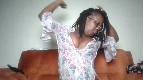 Snapshot of horny_sexxy_babe chatting on January 9, 7:33 am Lucy online show from January 9, 7:33 am