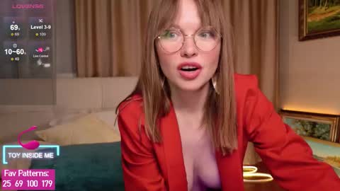Snapshot of horny_svinka chatting on October 19, 5:02 pm Horny Svinka online show from October 19, 5:02 pm