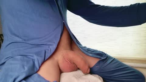 Snapshot of horny_throb chatting on March 31, 12:05 pm horny_throb online show from March 31, 12:05 pm