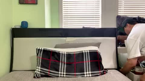 Snapshot of horny_tw chatting on November 3, 9:16 pm horny_tw online show from November 3, 9:16 pm