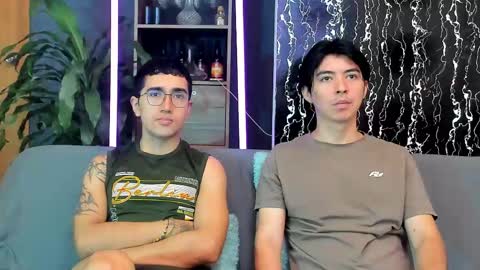 Alex and Camilo online show from May 19, 2:45 pm