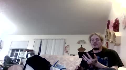 Snapshot of horny_wabbits chatting on April 3, 7:17 am Horny wabbits online show from April 3, 7:17 am