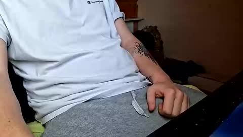 hornyandopenminded online show from November 17, 1:17 pm