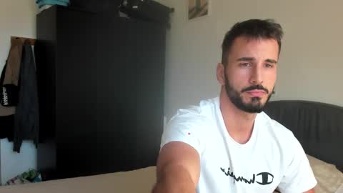 Snapshot of hornyasfuckk33 chatting on November 5, 1:44 pm hornyasfuckk33 online show from November 5, 1:44 pm