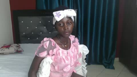 Bella online show from December 18, 12:10 am