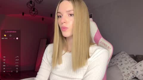 Snapshot of hornybunnyss chatting on January 11, 7:49 pm Sonya online show from January 11, 7:49 pm