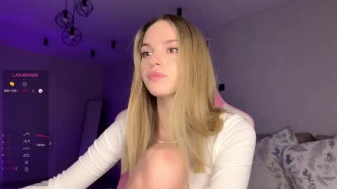 Snapshot of hornybunnyss chatting on February 23, 5:18 pm Sonya online show from February 23, 5:18 pm