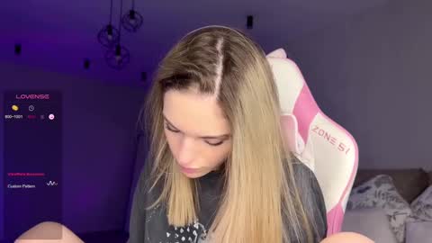 Snapshot of hornybunnyss chatting on March 3, 4:56 pm Sonya online show from March 3, 4:56 pm