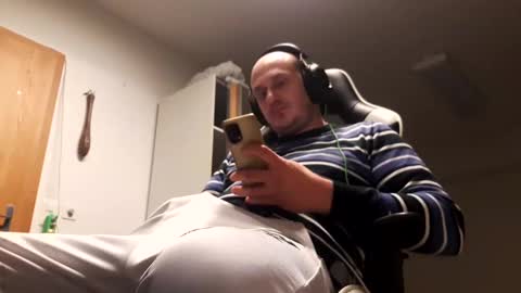 Snapshot of hornycock_1993 chatting on December 13, 7:32 pm hornycock_1993 online show from December 13, 7:32 pm