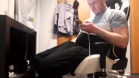 Snapshot of hornycock_1993 chatting on January 19, 12:49 am hornycock_1993 online show from January 19, 12:49 am