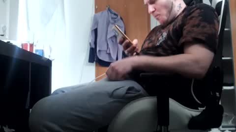 Snapshot of hornycock_1993 chatting on January 23, 11:04 am hornycock_1993 online show from January 23, 11:04 am