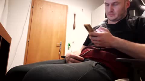 Snapshot of hornycock_1993 chatting on February 5, 5:53 pm hornycock_1993 online show from February 5, 5:53 pm