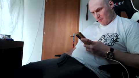 Snapshot of hornycock_1993 chatting on February 22, 4:09 pm hornycock_1993 online show from February 22, 4:09 pm