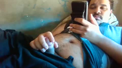 Snapshot of hornycoco19981 chatting on January 15, 4:28 am hornycoco19981 online show from January 15, 4:28 am