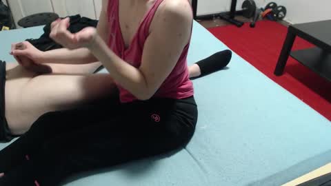 Snapshot of hornycouple21x chatting on January 24, 10:51 pm HornyCouple89 online show from January 24, 10:51 pm