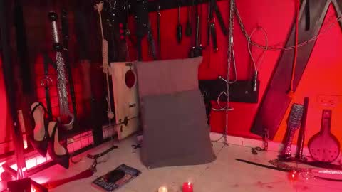 Snapshot of hornydahiana chatting on November 10, 8:02 am Mia Dahianaa 2 hornydahianax online show from November 10, 8:02 am