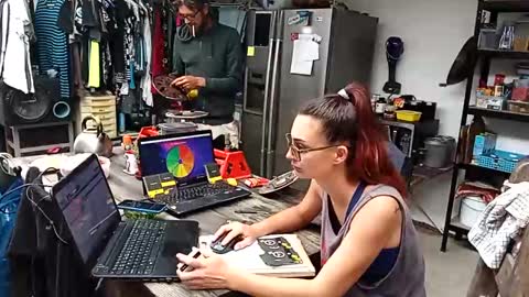 Nix  D online show from October 12, 10:58 am