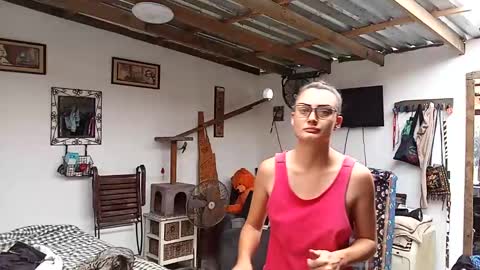 Nix  D online show from October 18, 11:00 am