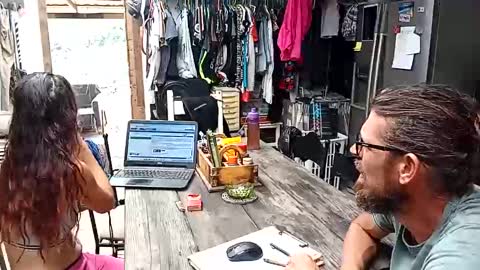 Nix  D online show from October 19, 10:49 am