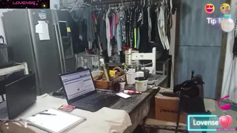 Nix  D online show from October 26, 6:14 pm